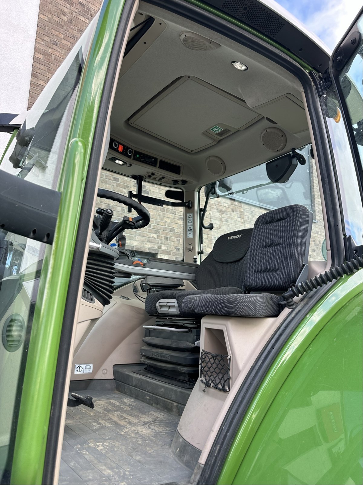 Traktor типа Fendt 718 Vario S4 Profi, Gebrauchtmaschine в Bad Oldesloe (Фотография 5)