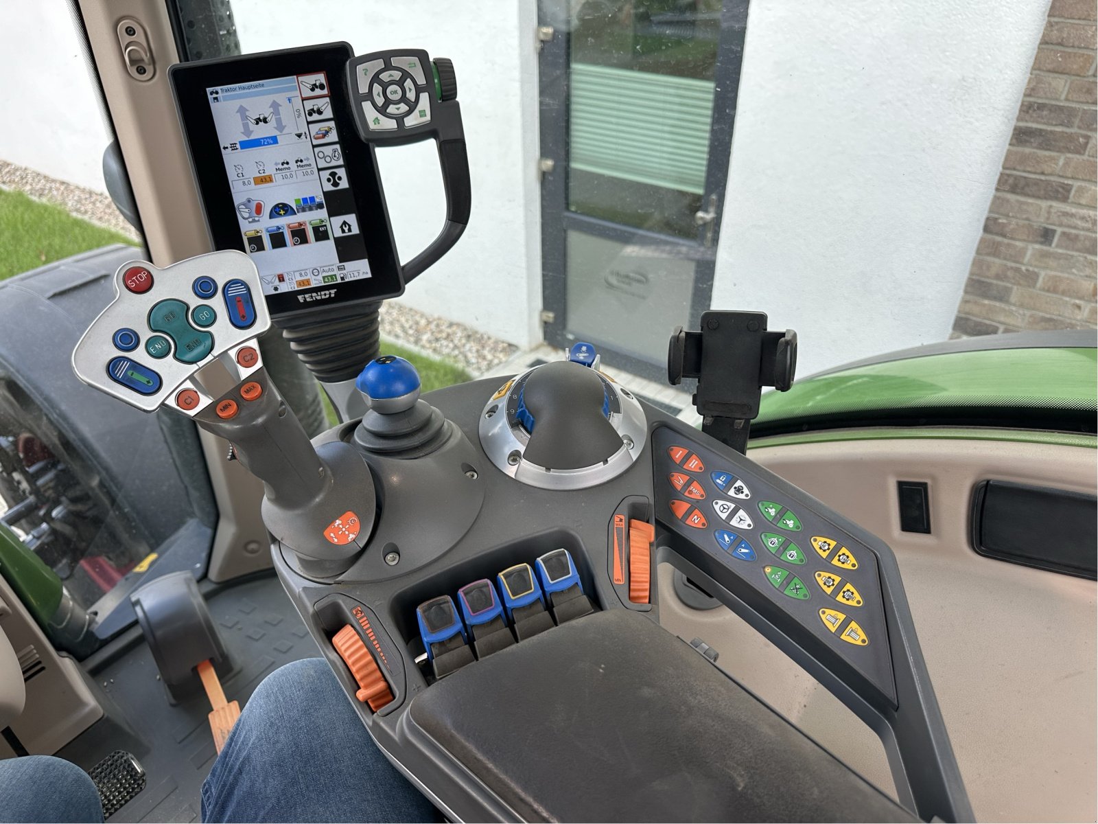 Traktor des Typs Fendt 718 Vario S4 Profi, Gebrauchtmaschine in Bad Oldesloe (Bild 9)