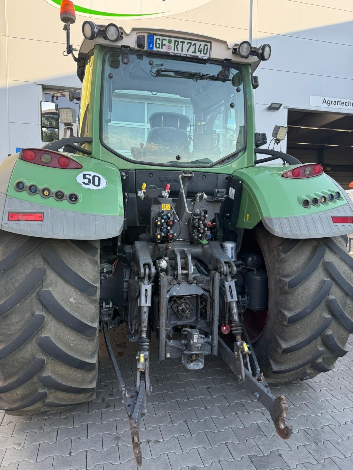 Traktor van het type Fendt 718 Vario S4 ProfiPlus, Gebrauchtmaschine in Hillerse (Foto 3)