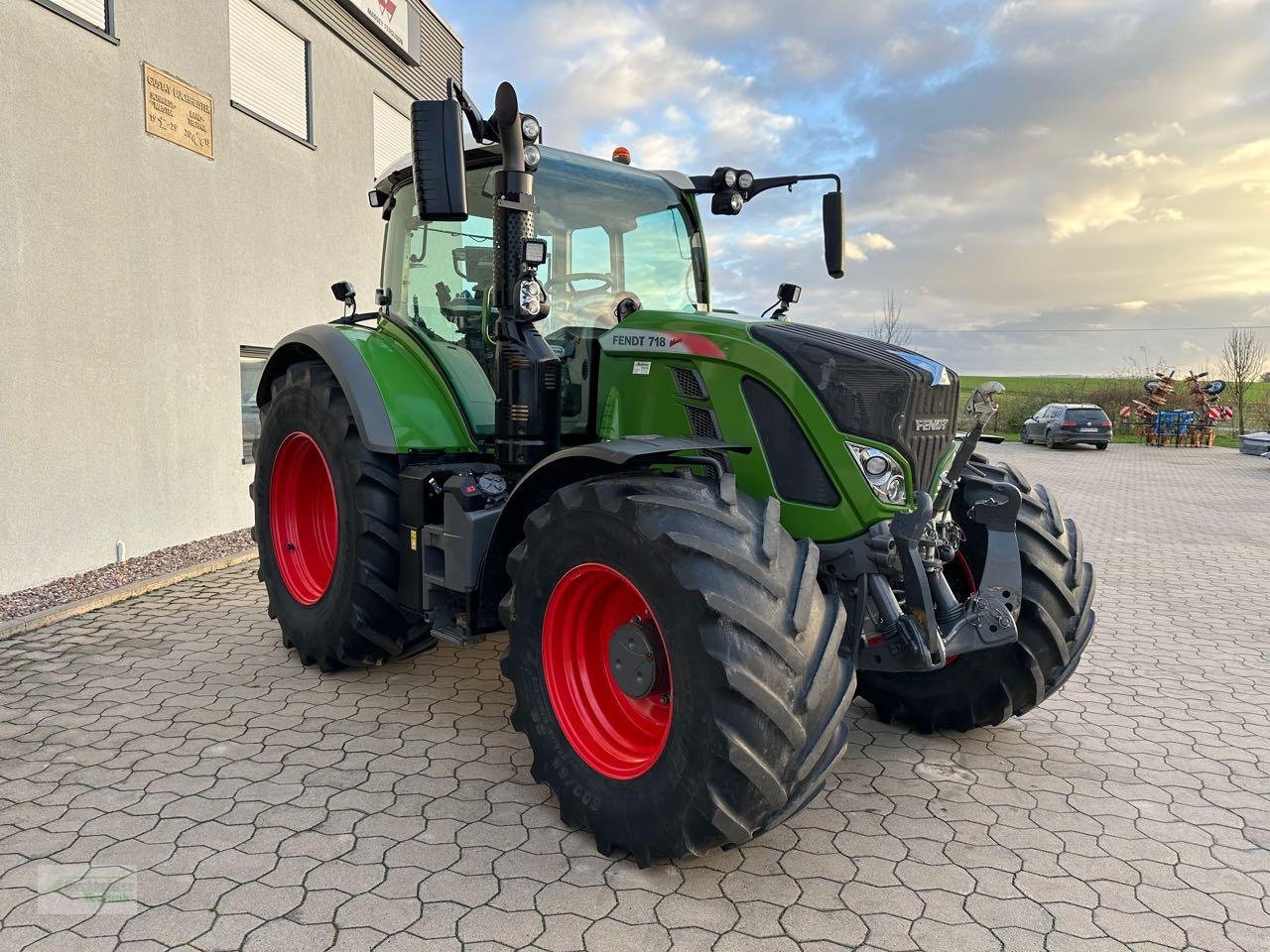 Traktor of the type Fendt 718 Vario S4 ProfiPlus, Gebrauchtmaschine in Coppenbruegge (Picture 3)