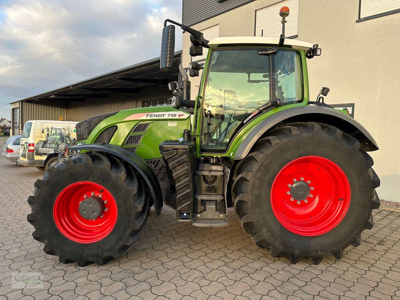 Traktor of the type Fendt 718 Vario S4 ProfiPlus, Gebrauchtmaschine in Coppenbruegge (Picture 8)