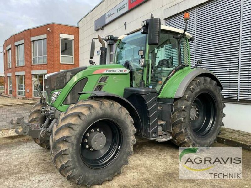 Traktor типа Fendt 718 VARIO S4, Gebrauchtmaschine в Uelzen (Фотография 1)