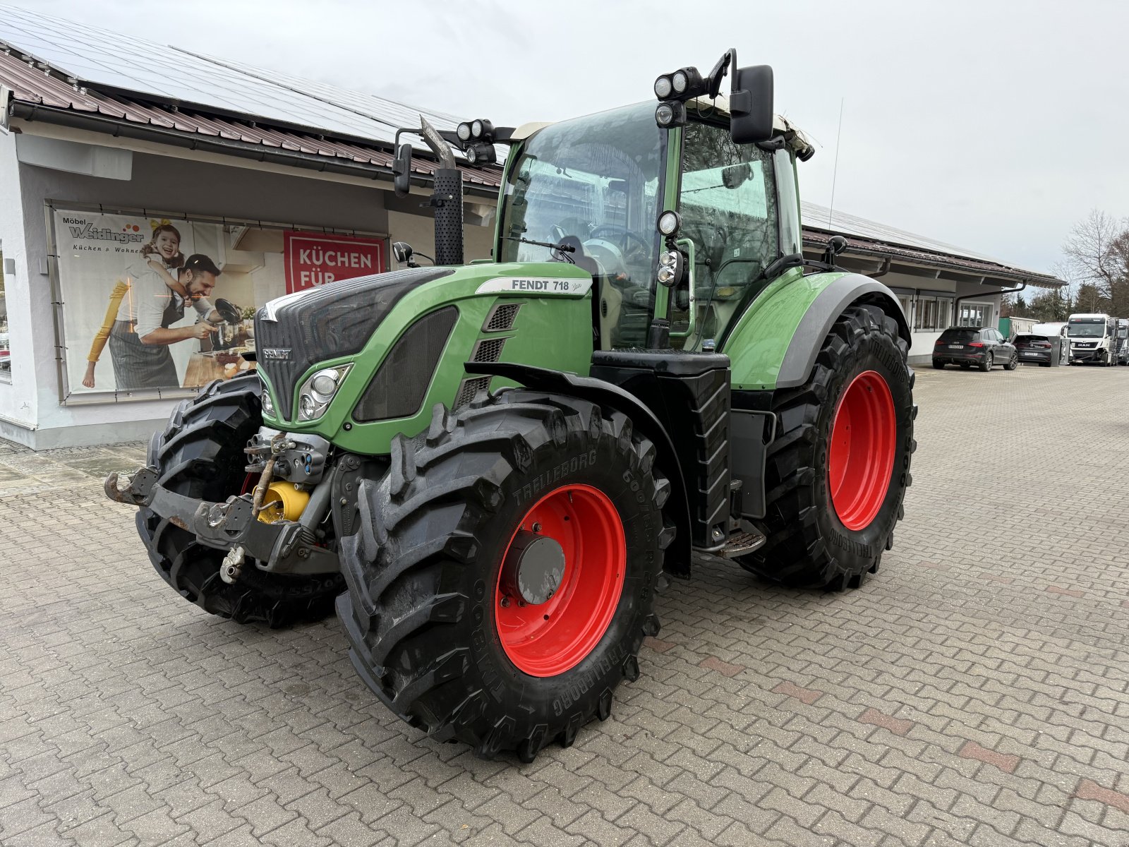 Traktor des Typs Fendt 718 Vario SCR Unfall, Gebrauchtmaschine in Neureichenau (Bild 1)