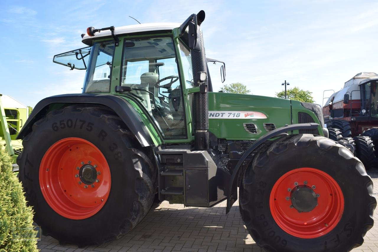 Traktor van het type Fendt 718 Vario TMS, Gebrauchtmaschine in Oyten (Foto 2)