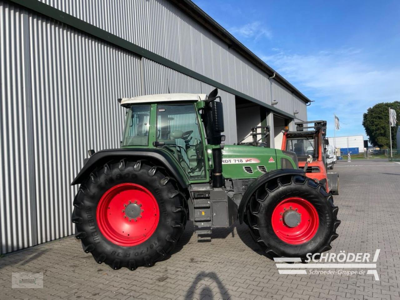 Traktor типа Fendt 718 VARIO TMS, Gebrauchtmaschine в Wildeshausen (Фотография 2)