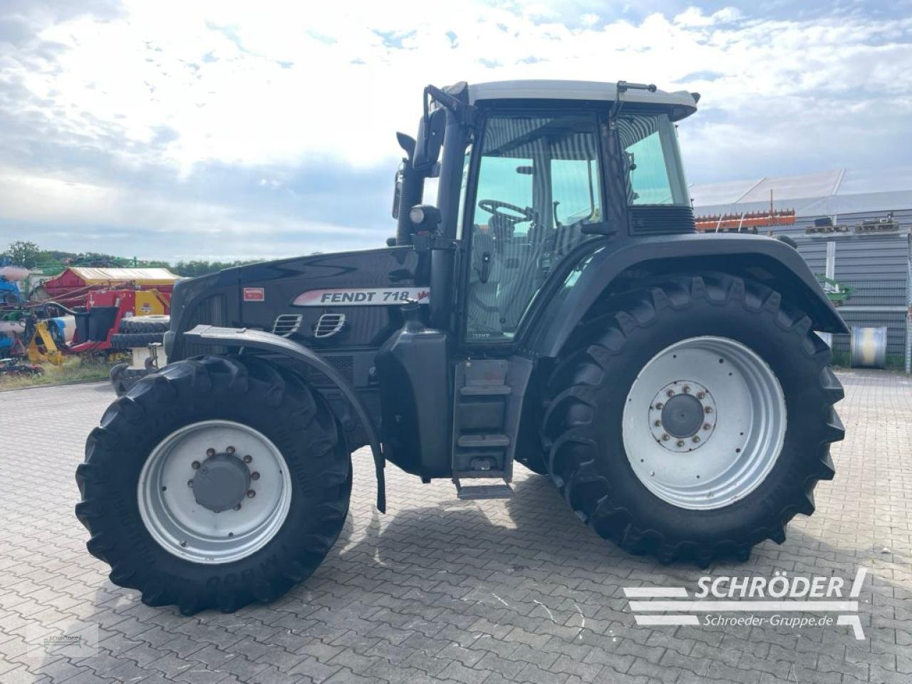 Traktor типа Fendt 718 VARIO, Gebrauchtmaschine в Wildeshausen (Фотография 4)