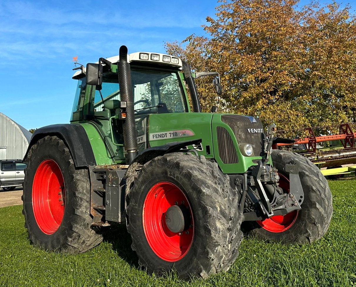 Traktor του τύπου Fendt 718 Vario, Gebrauchtmaschine σε Süderhastedt (Φωτογραφία 1)