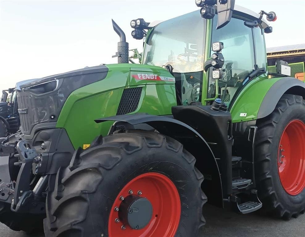 Traktor du type Fendt 720 Power+ GEN7 FABRIKSNY PÅ VEJ HJEM!, Gebrauchtmaschine en Nørager (Photo 1)