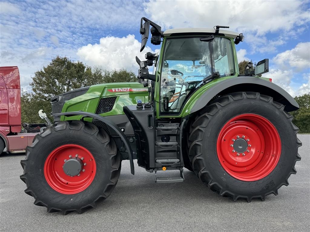 Traktor Türe ait Fendt 720 Power+ GEN7 FABRIKSNY TIL OMGÅENDE LEVERING!, Gebrauchtmaschine içinde Nørager (resim 3)