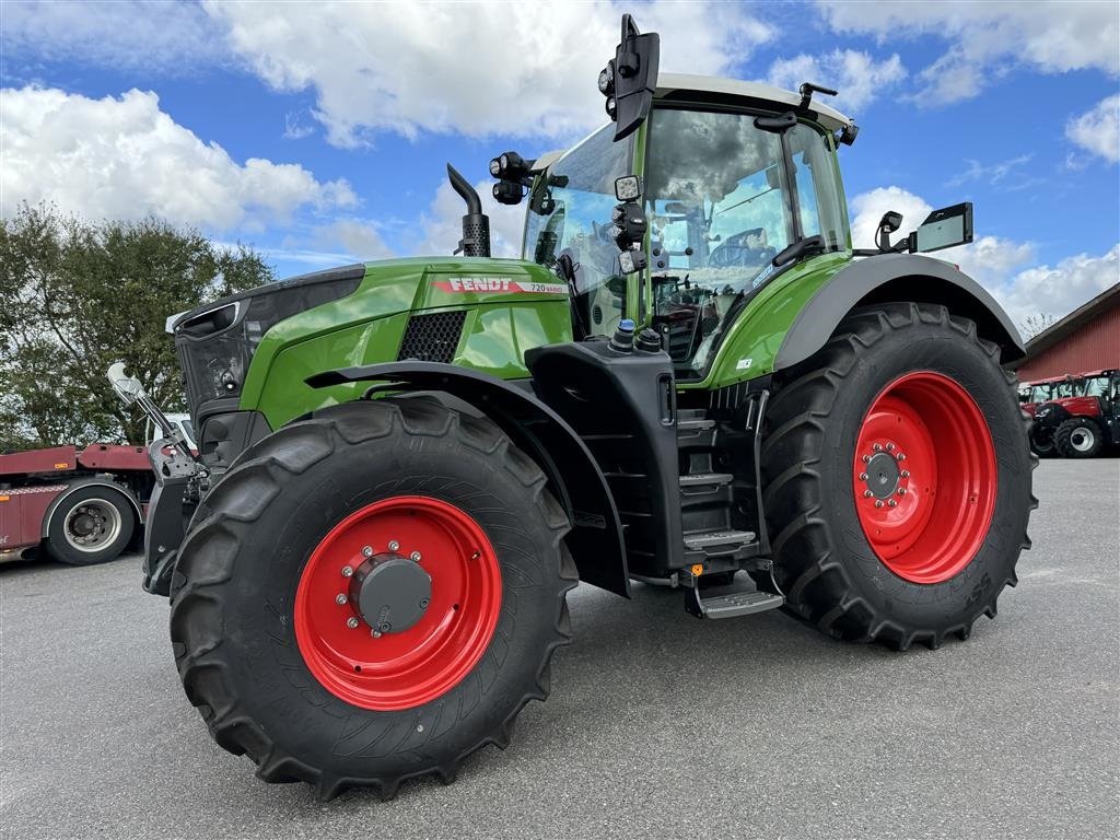 Traktor tip Fendt 720 Power+ GEN7 FABRIKSNY TIL OMGÅENDE LEVERING!, Gebrauchtmaschine in Nørager (Poză 2)