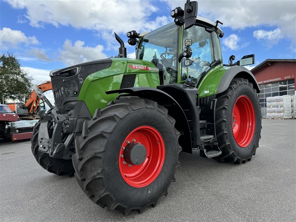 Traktor от тип Fendt 720 Power+ GEN7 FABRIKSNY TIL OMGÅENDE LEVERING!, Gebrauchtmaschine в Nørager (Снимка 1)