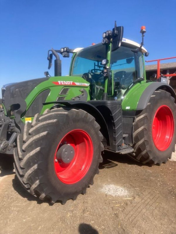 Traktor des Typs Fendt 720 Power Plus, Gebrauchtmaschine in LISIEUX (Bild 3)