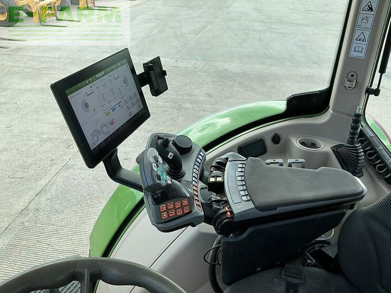 Traktor of the type Fendt 720 power + tractor (st18879), Gebrauchtmaschine in SHAFTESBURY (Picture 17)