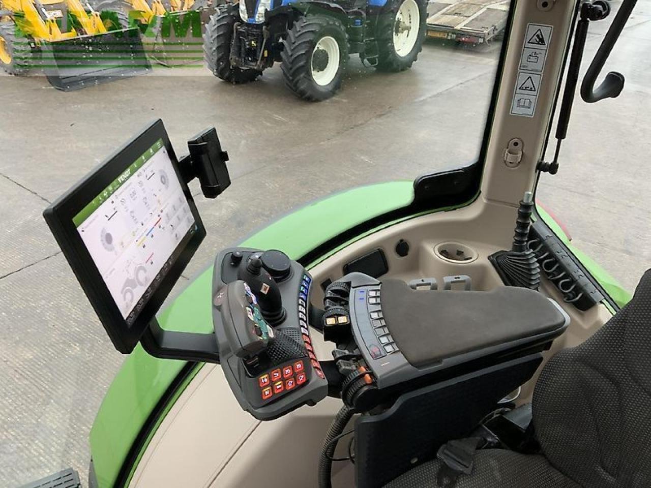 Traktor of the type Fendt 720 power+ tractor (st18879), Gebrauchtmaschine in SHAFTESBURY (Picture 19)