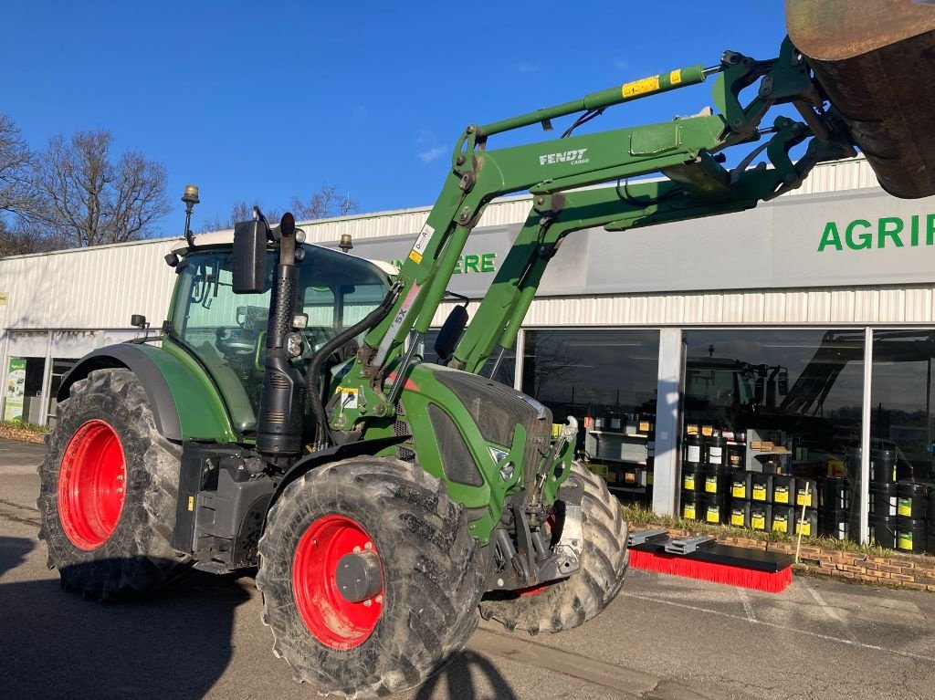 Traktor van het type Fendt 720 PROFI PLUS CHARGEUR, Gebrauchtmaschine in SAVIGNEUX (Foto 4)