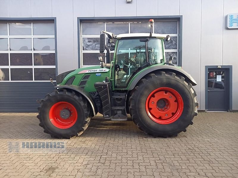 Traktor des Typs Fendt 720 Profi Plus S4   EZ: 2017 LED, Gebrauchtmaschine in Sassenholz