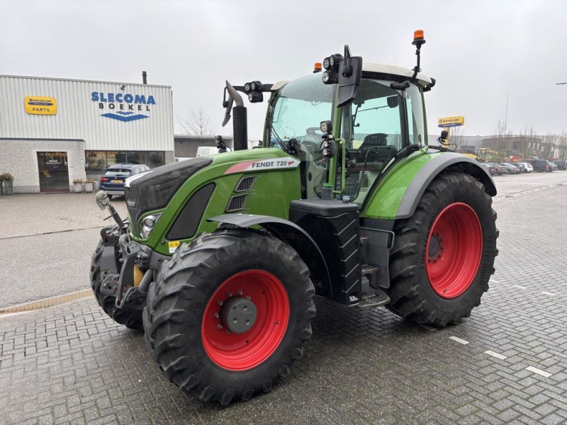 Traktor типа Fendt 720 S4 Power Plus, Gebrauchtmaschine в BOEKEL