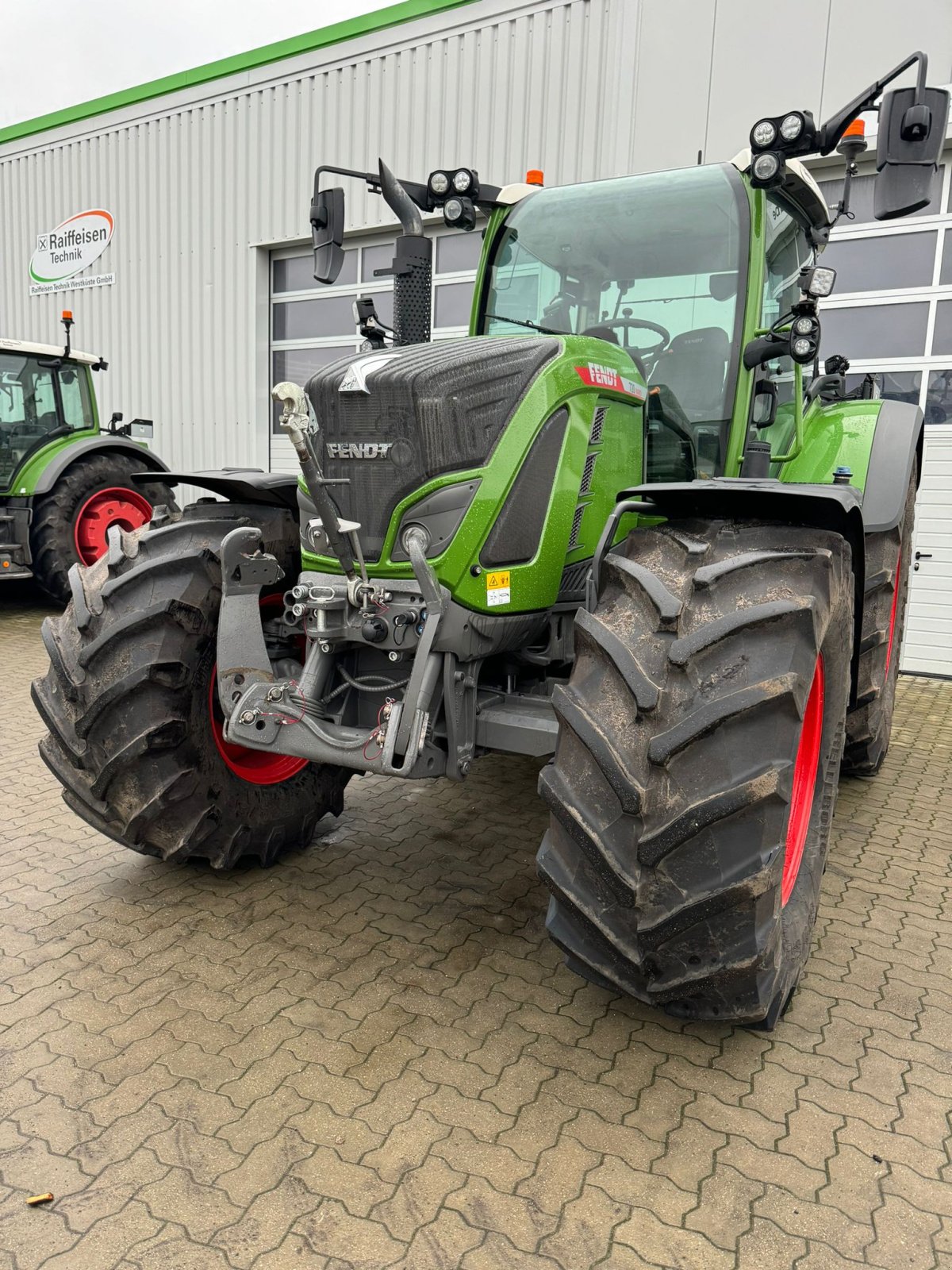 Traktor van het type Fendt 720 Vario Gen6, Gebrauchtmaschine in Bevern (Foto 2)