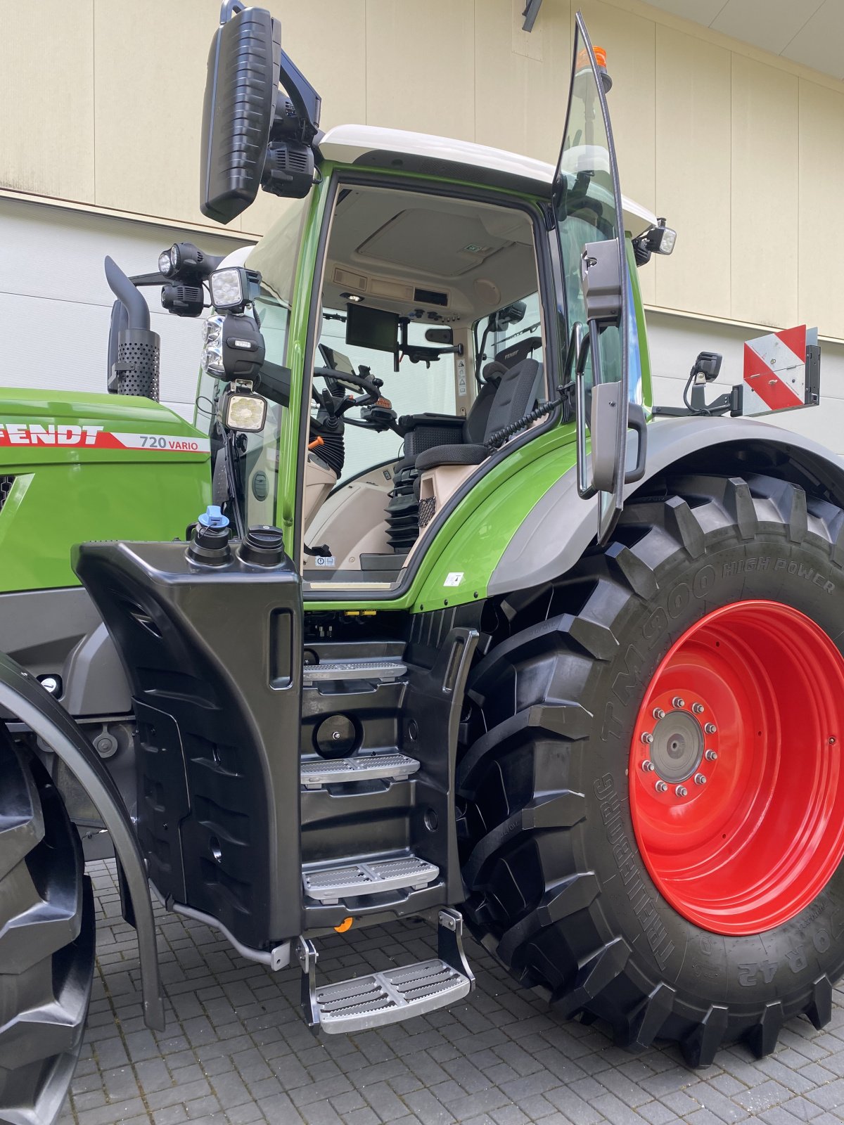 Traktor za tip Fendt 720 Vario Gen.7 Profi+ Setting 2 (wie 722 724 726 728) Vollausstattung, RTK LED Kamera, Finanzierung möglich, Gebrauchtmaschine u Weigendorf (Slika 3)