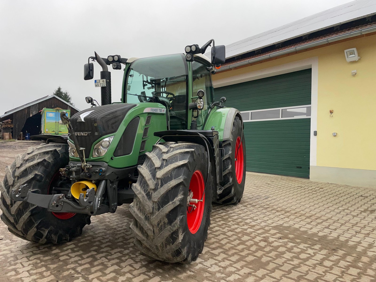 Traktor of the type Fendt 720 Vario Power, Gebrauchtmaschine in Neufahrn (Picture 1)