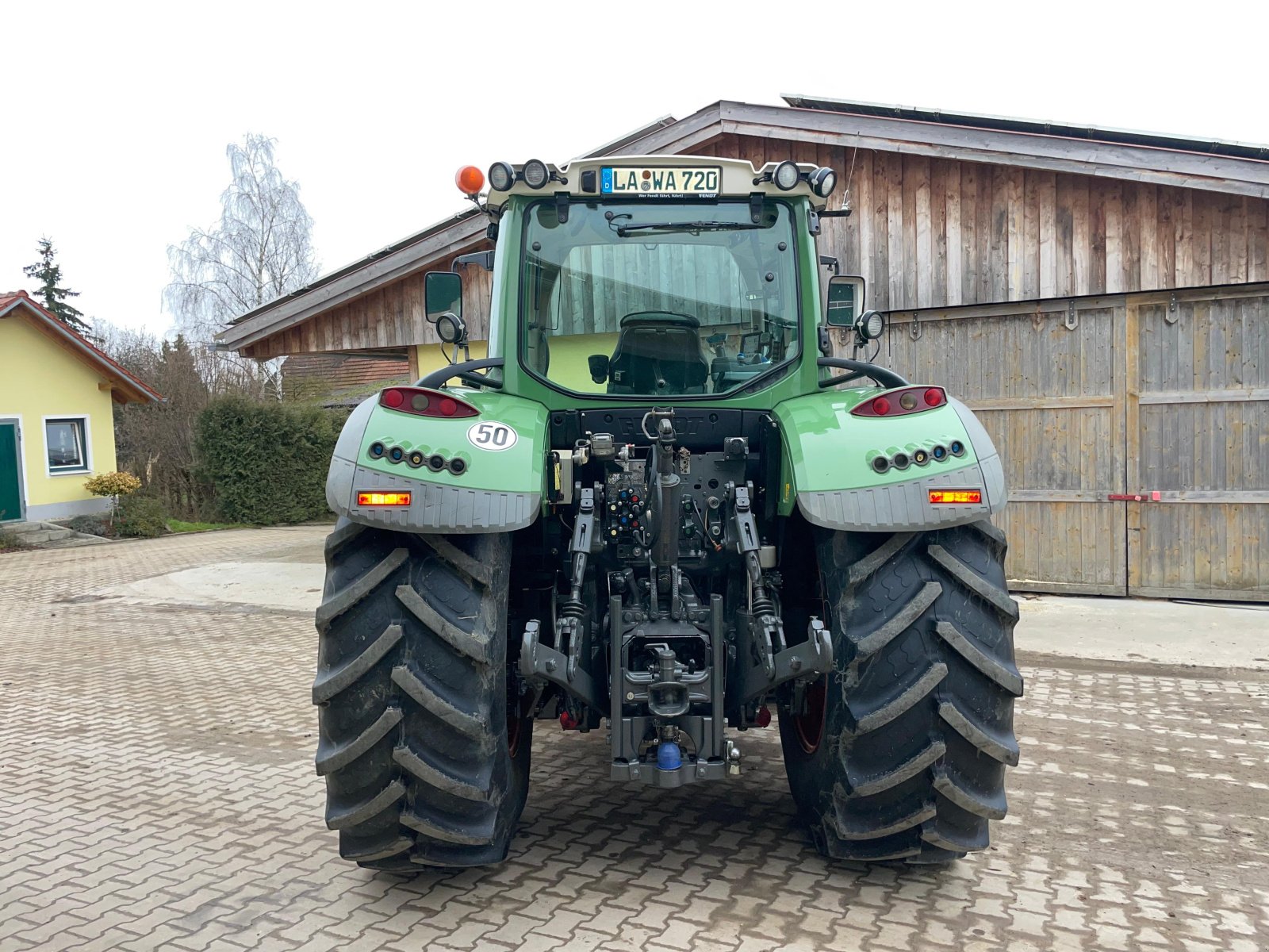 Traktor of the type Fendt 720 Vario Power, Gebrauchtmaschine in Neufahrn (Picture 2)