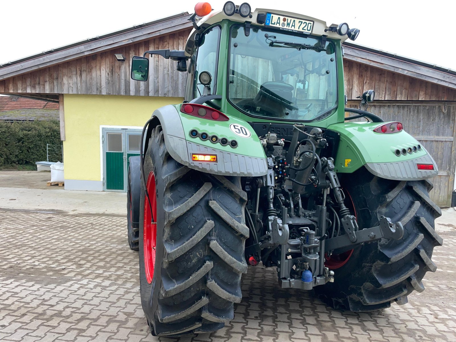 Traktor of the type Fendt 720 Vario Power, Gebrauchtmaschine in Neufahrn (Picture 9)