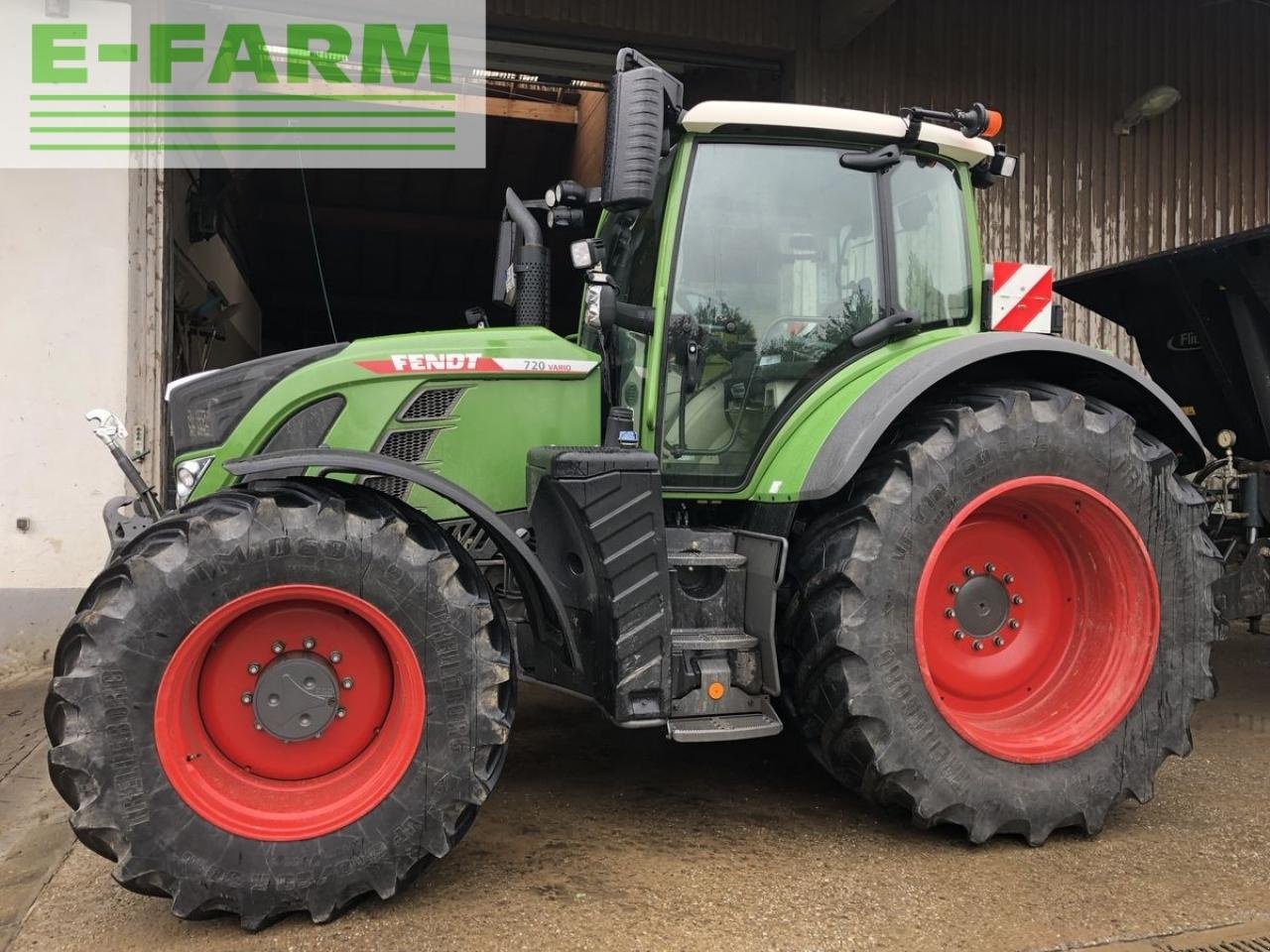 Traktor des Typs Fendt 720 vario profi Profi, Gebrauchtmaschine in NEUKIRCHEN V. WALD (Bild 2)