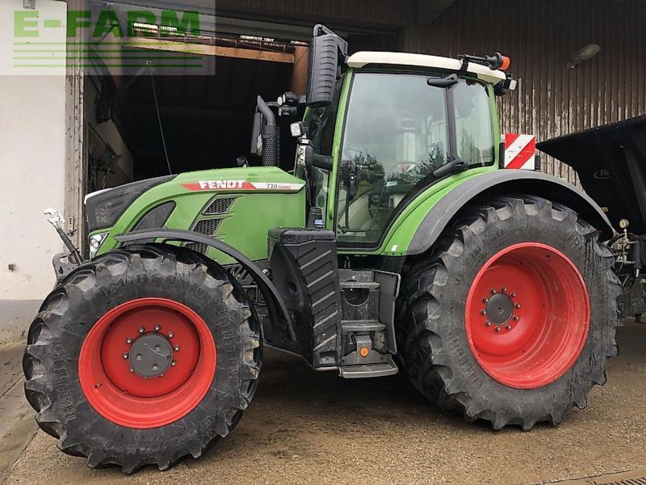 Traktor of the type Fendt 720 vario profi Profi, Gebrauchtmaschine in NEUKIRCHEN V. WALD (Picture 2)