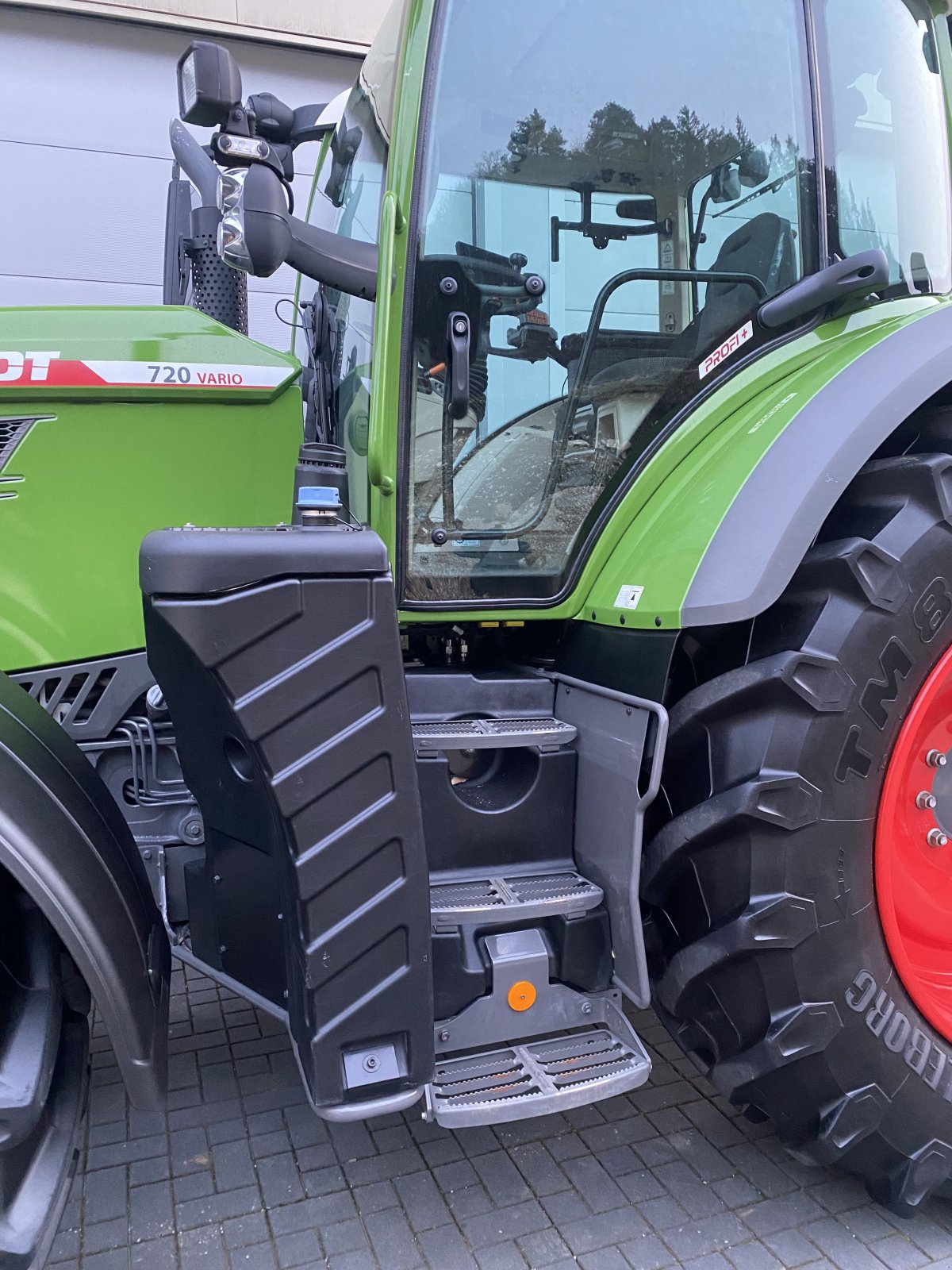 Traktor van het type Fendt 720 Vario Profi+ Setting2 Profiplus, Gebrauchtmaschine in Weigendorf (Foto 15)