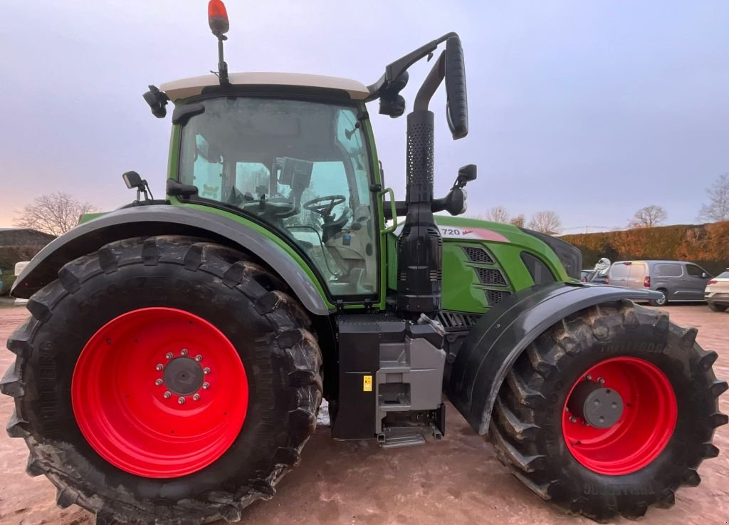 Traktor typu Fendt 720 VARIO PROFI, Gebrauchtmaschine v CHAMPLECY (Obrázek 2)