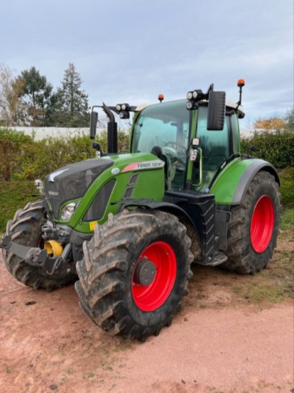 Traktor des Typs Fendt 720 VARIO PROFI, Gebrauchtmaschine in CHAMPLECY (Bild 1)