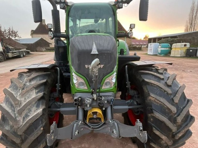 Traktor des Typs Fendt 720 VARIO PROFI, Gebrauchtmaschine in CHAMPLECY (Bild 1)