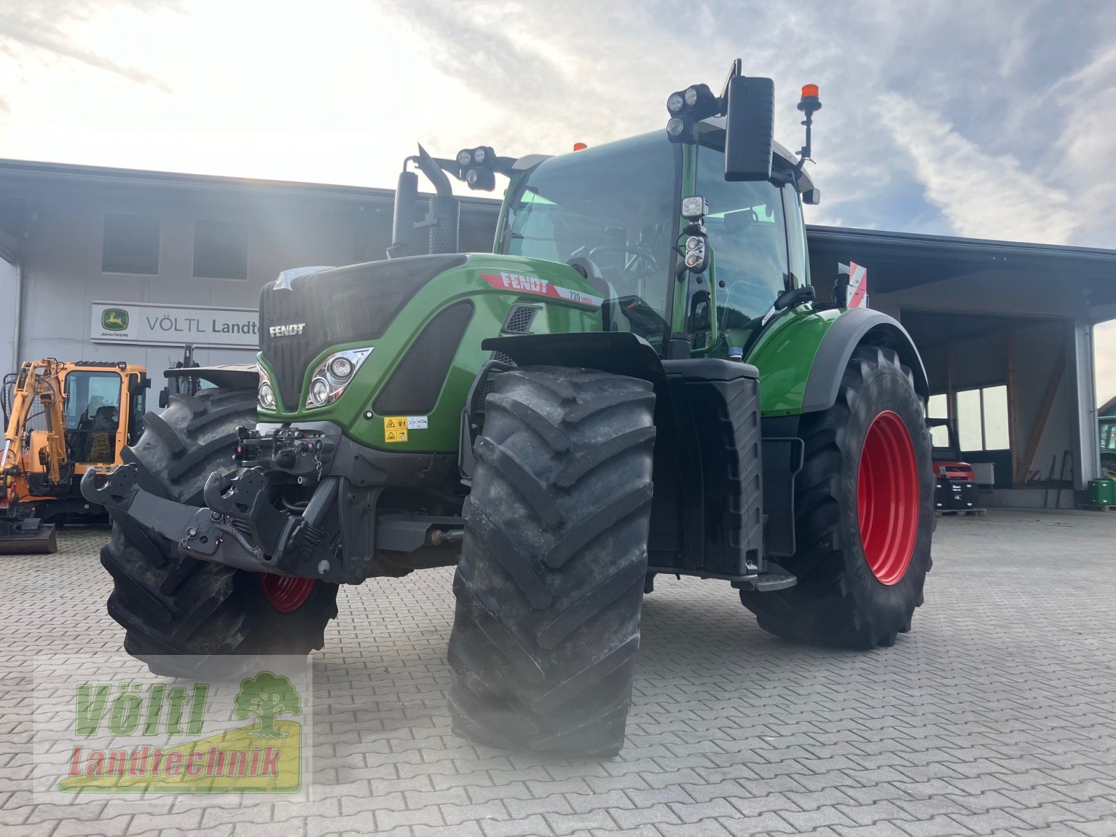 Traktor типа Fendt 720 Vario ProfiPlus, Gebrauchtmaschine в Hutthurm bei Passau (Фотография 1)