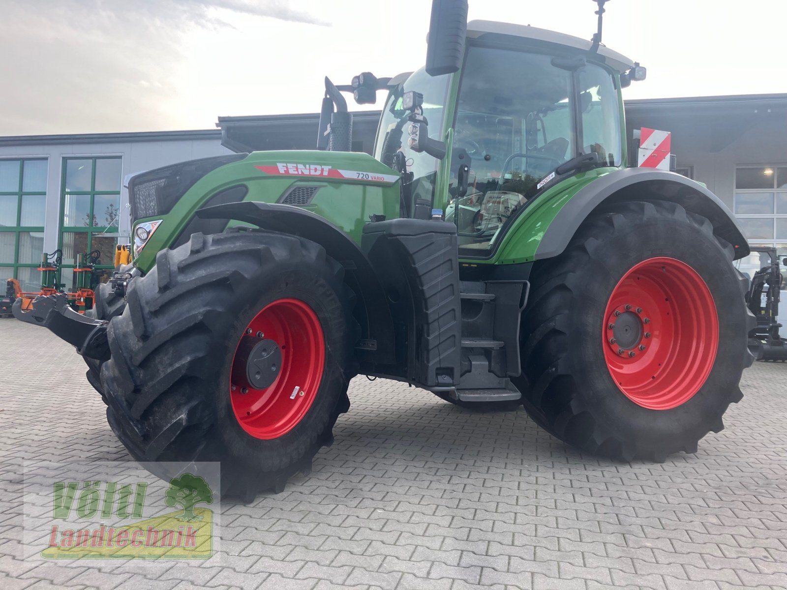 Traktor des Typs Fendt 720 Vario ProfiPlus, Gebrauchtmaschine in Hutthurm bei Passau (Bild 2)