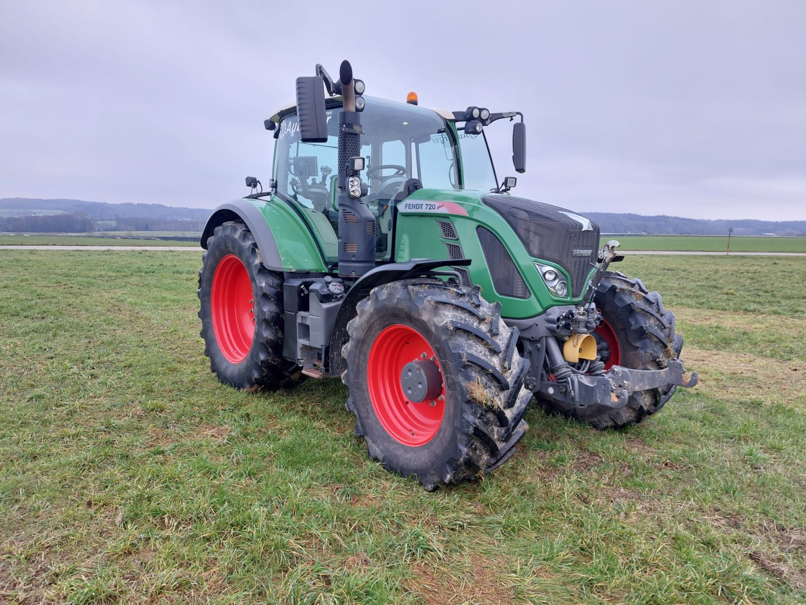 Traktor van het type Fendt 720 Vario ProfiPlus, Gebrauchtmaschine in Schierling (Foto 8)