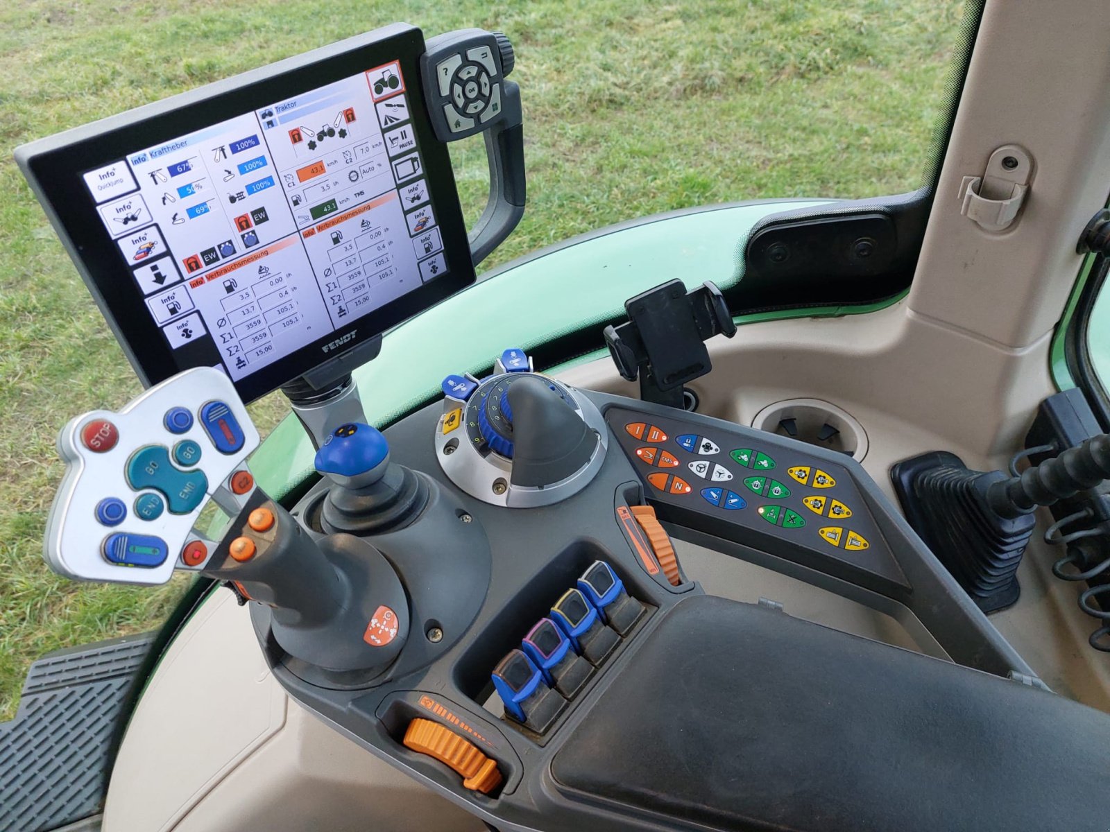 Traktor van het type Fendt 720 Vario ProfiPlus, Gebrauchtmaschine in Schierling (Foto 13)