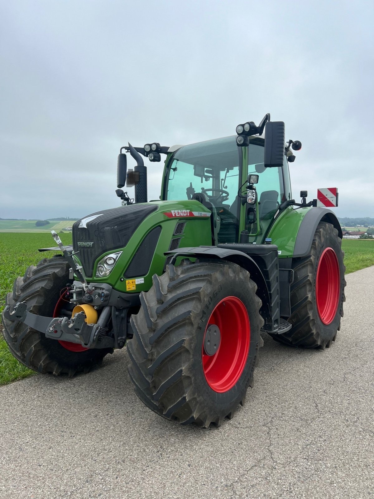 Traktor типа Fendt 720 Vario ProfiPlus, Gebrauchtmaschine в Allershausen (Фотография 1)