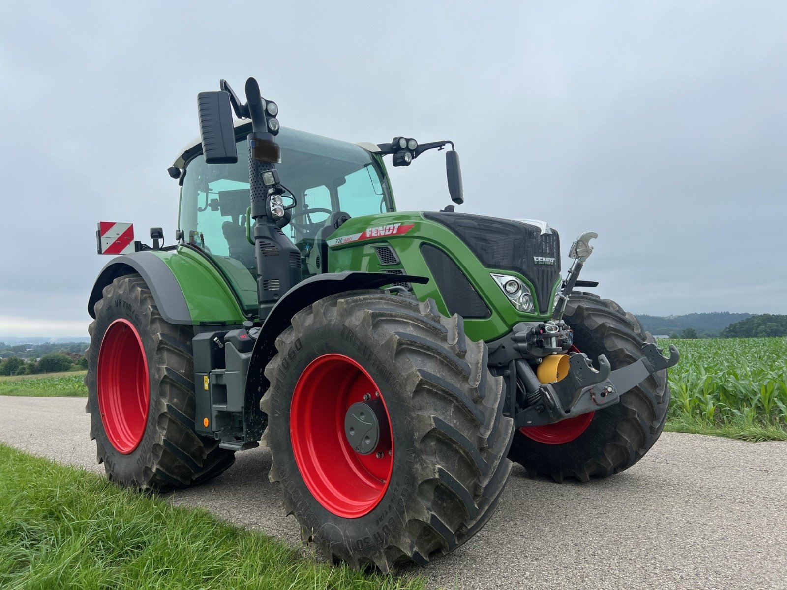 Traktor типа Fendt 720 Vario ProfiPlus, Gebrauchtmaschine в Allershausen (Фотография 3)