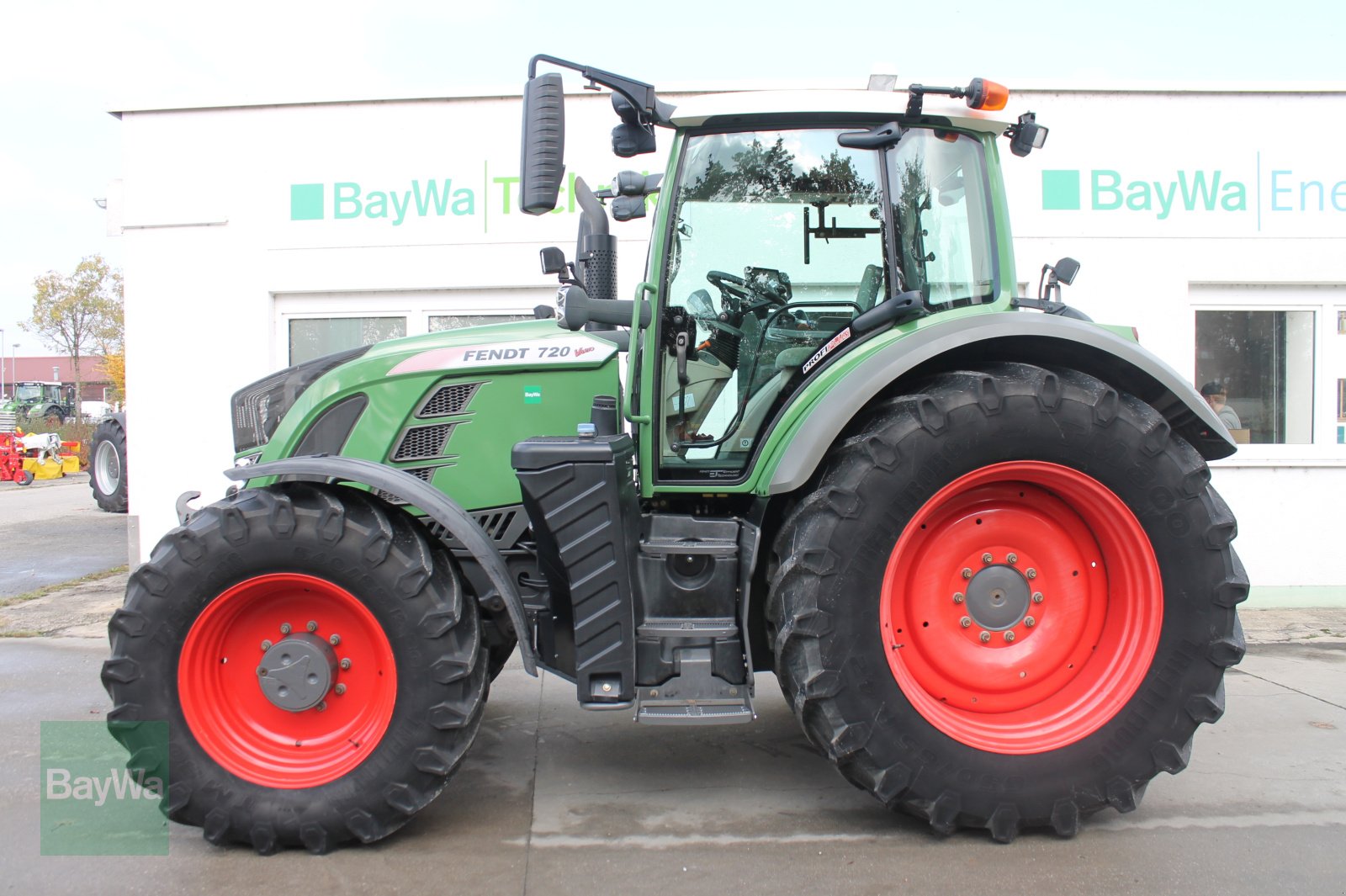 Traktor del tipo Fendt 720 Vario S4 Profi Plus, Gebrauchtmaschine In Straubing (Immagine 1)