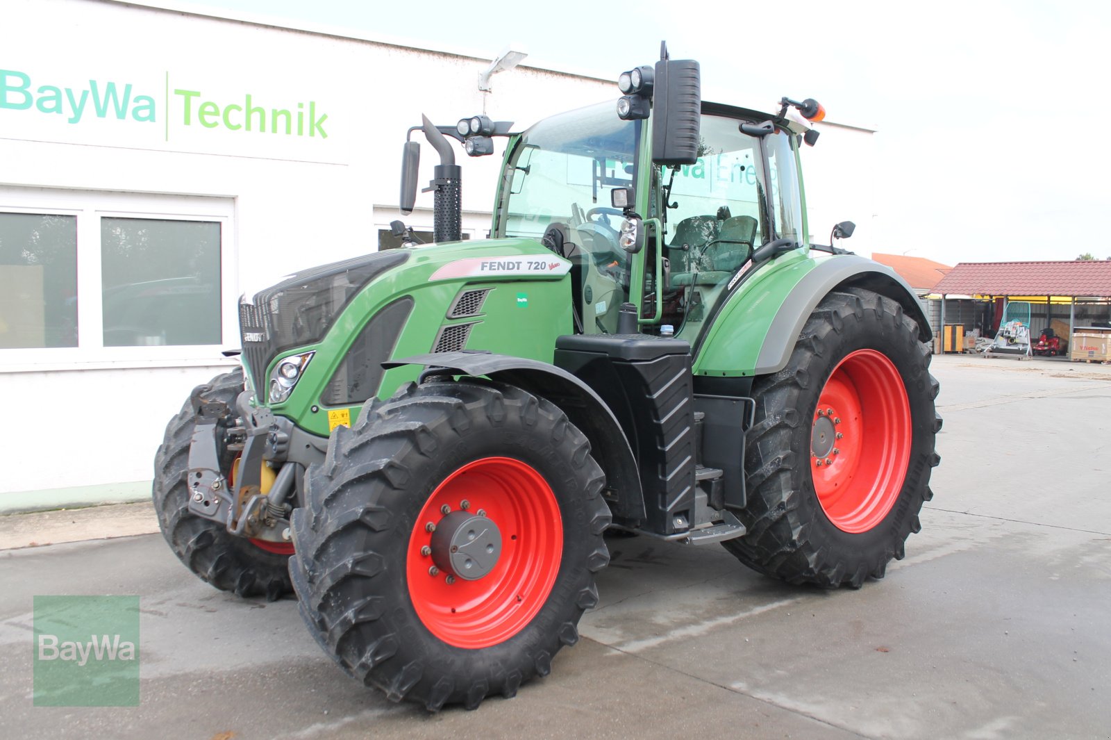 Traktor des Typs Fendt 720 Vario S4 Profi Plus, Gebrauchtmaschine in Straubing (Bild 2)