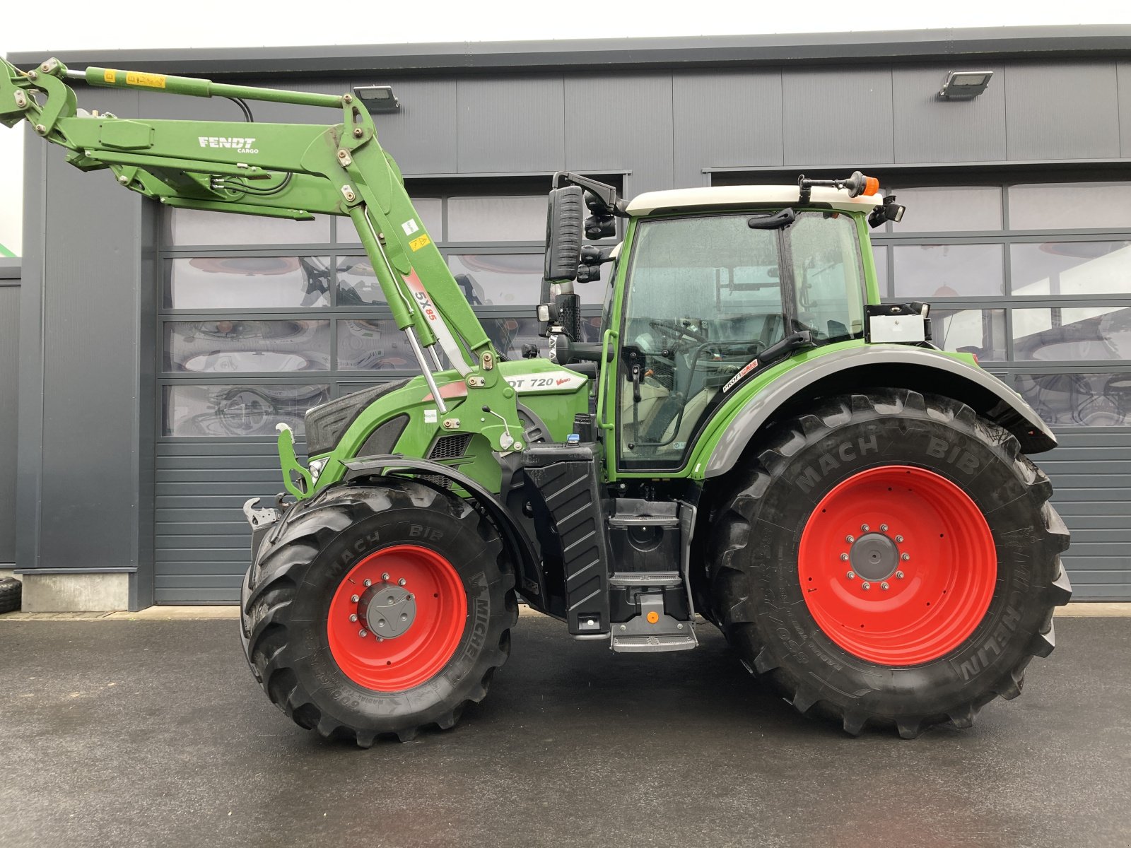 Traktor of the type Fendt 720 Vario S4 Profi Plus, Gebrauchtmaschine in Wülfershausen an der Saale (Picture 1)