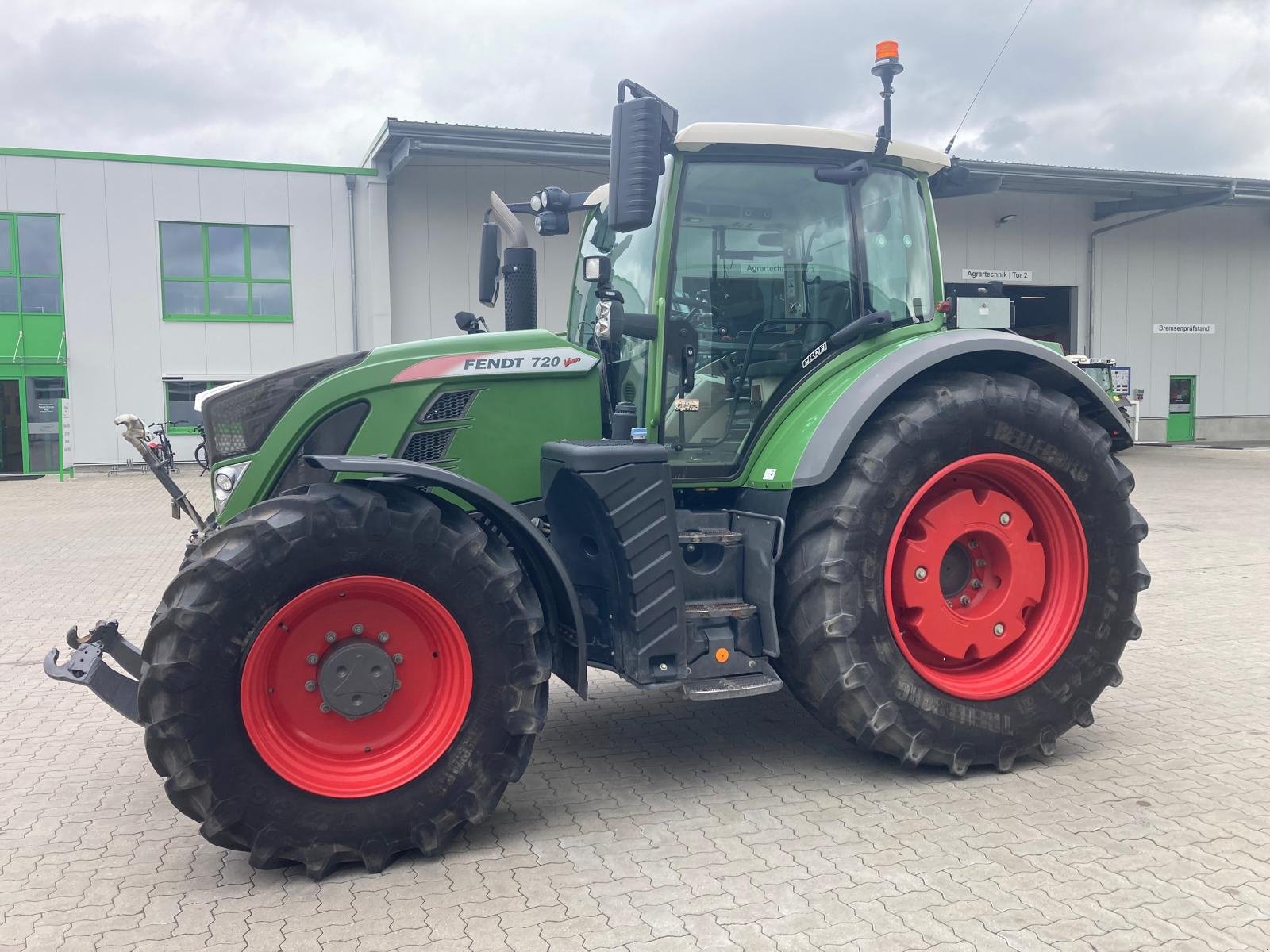 Traktor του τύπου Fendt 720 Vario S4, Gebrauchtmaschine σε Bevern (Φωτογραφία 1)