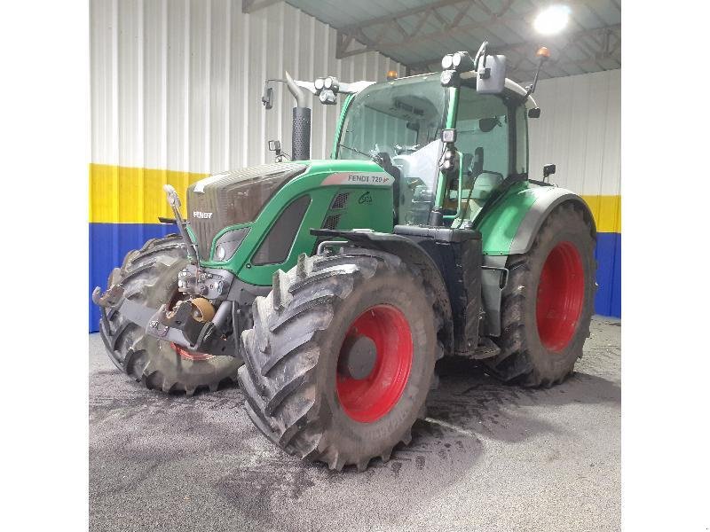 Traktor des Typs Fendt 720, Gebrauchtmaschine in HERLIN LE SEC (Bild 1)