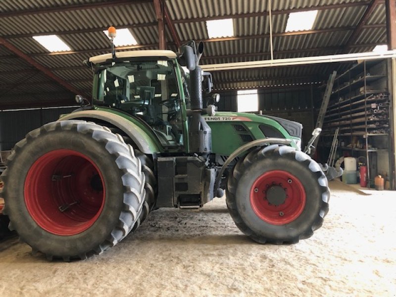 Traktor типа Fendt 720, Gebrauchtmaschine в VERDUN (Фотография 2)