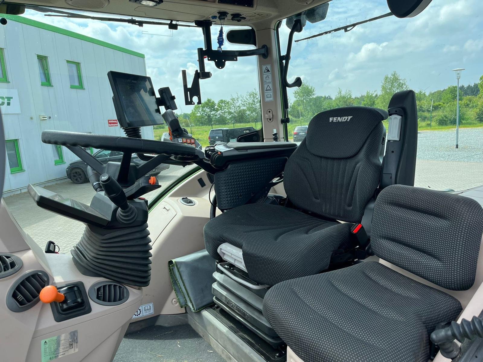 Traktor of the type Fendt 722 Vario Gen7 Power+, Gebrauchtmaschine in Lohe-Rickelshof (Picture 6)