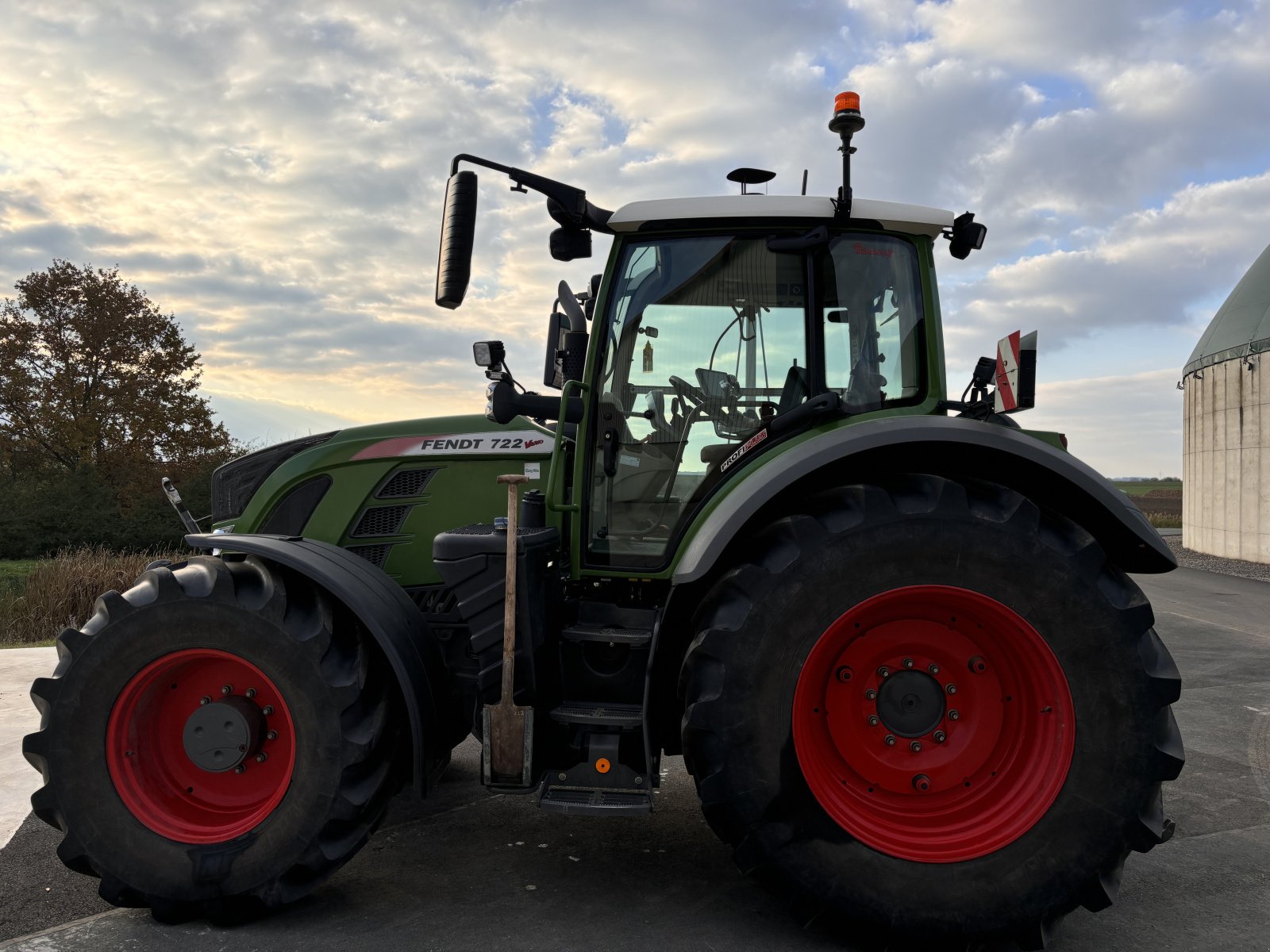 Traktor des Typs Fendt 722 Vario ProfiPlus, Gebrauchtmaschine in Gelchsheim (Bild 3)