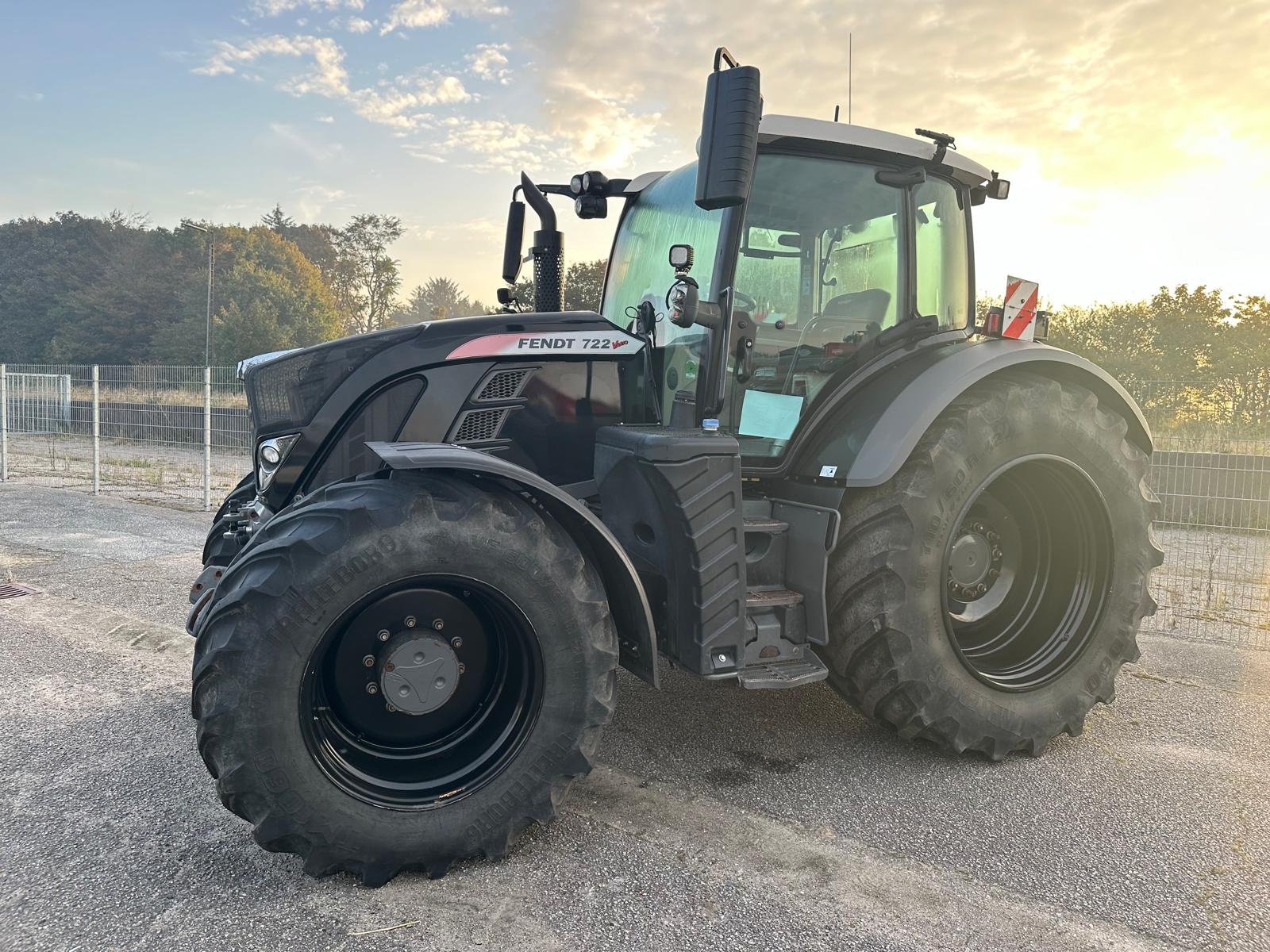 Traktor of the type Fendt 722 Vario S4 ProfiPlus, Gebrauchtmaschine in Süderlügum (Picture 3)