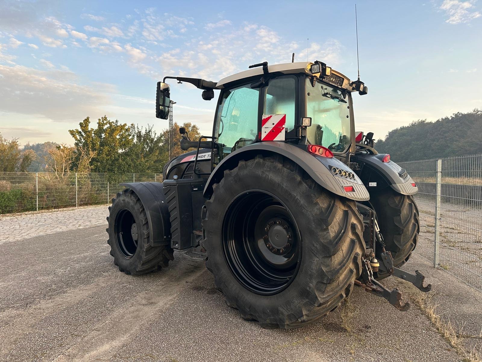 Traktor of the type Fendt 722 Vario S4 ProfiPlus, Gebrauchtmaschine in Süderlügum (Picture 4)