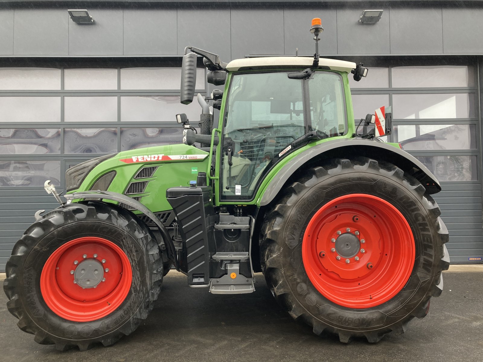 Traktor of the type Fendt 724 Gen 6 Profi+ Setting 2 RTK, Gebrauchtmaschine in Wülfershausen an der Saale (Picture 1)