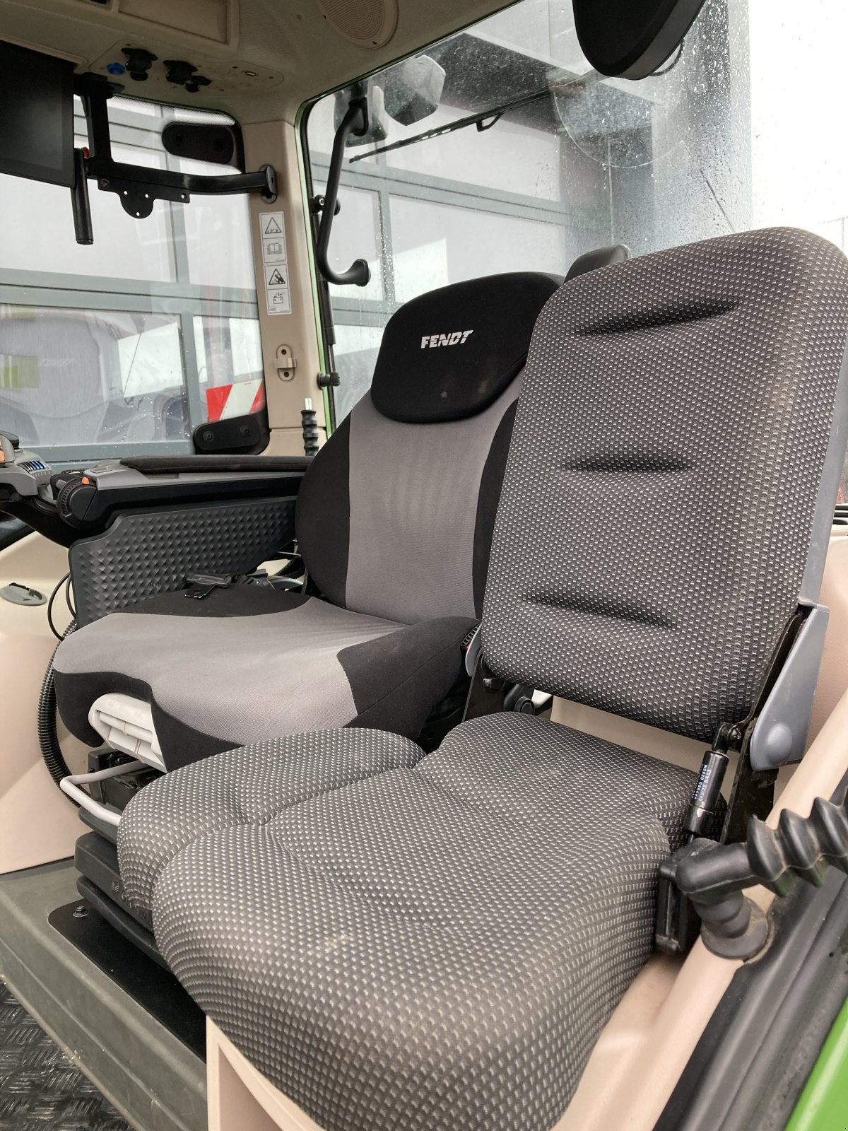 Traktor za tip Fendt 724 Gen 6 Profi+ Setting 2 RTK, Gebrauchtmaschine u Wülfershausen an der Saale (Slika 17)